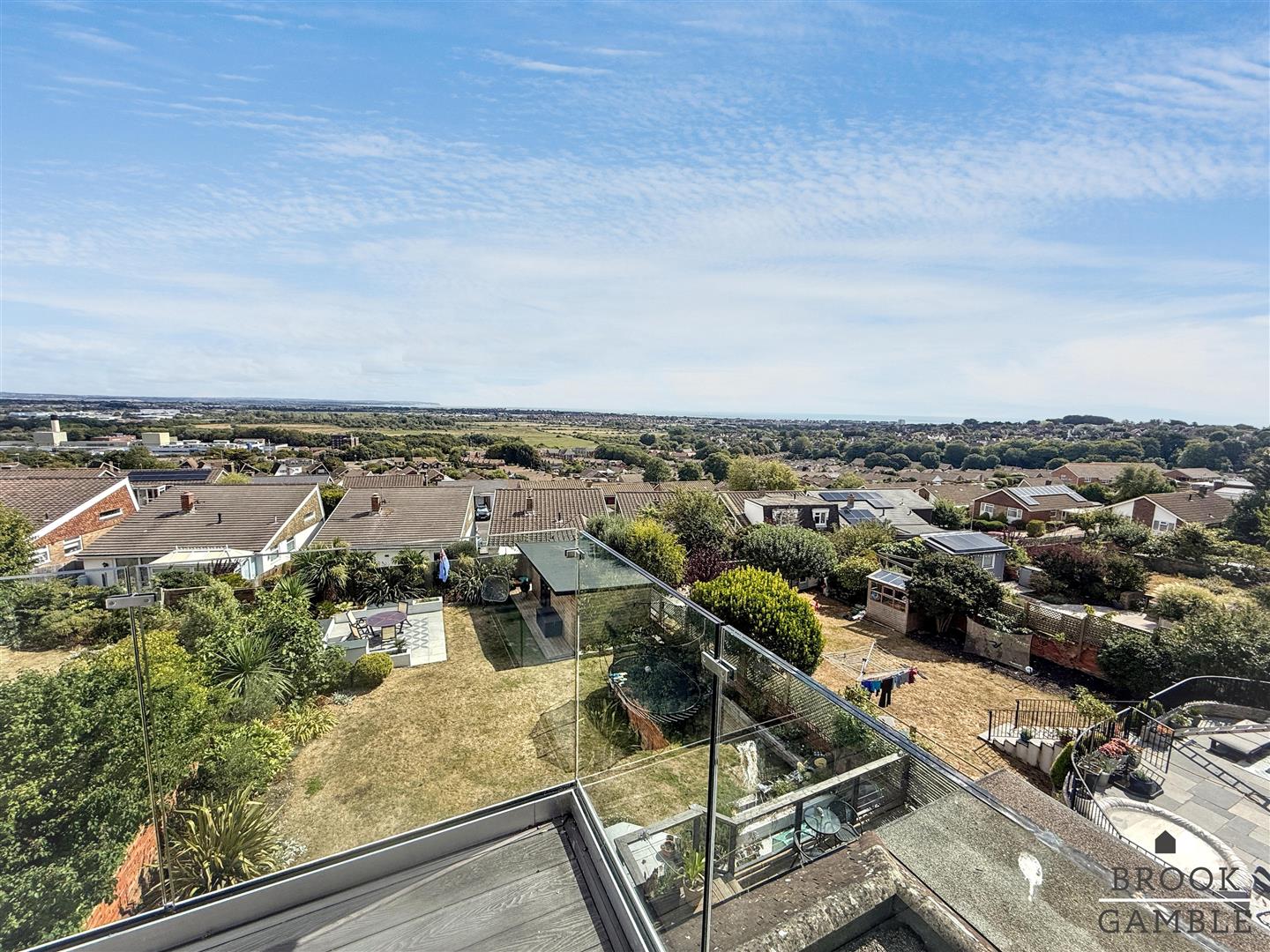 6 Bedroom House - Detached. Willingdon Road in Eastbourne,  16